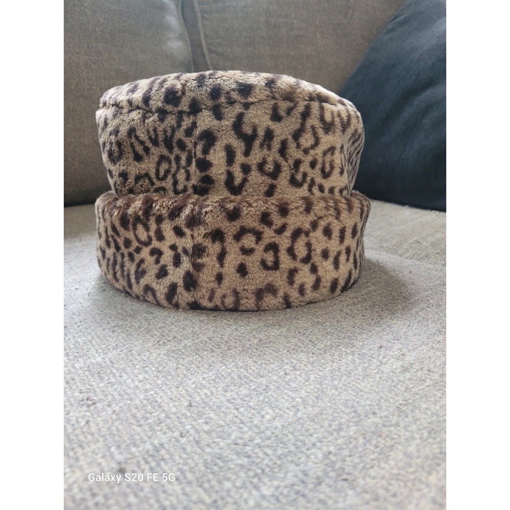 Vintage Womens Betmar Bucket Cloche Hat Cap Mobwife Animal Print Y2K Faux Fur